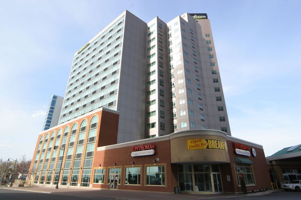 Radisson Hotel & Suites Fallsview Niagara Bagian luar foto